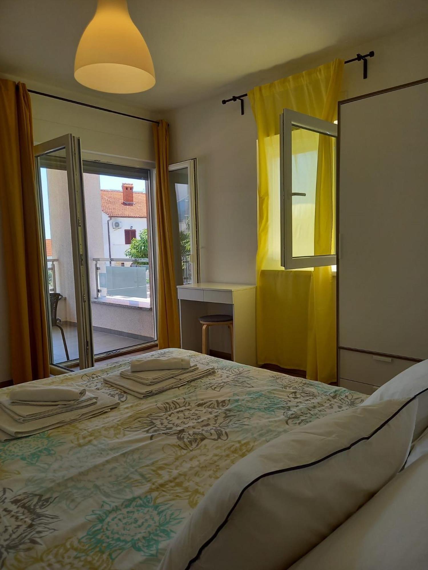 Apartments Stella Krk Town Kültér fotó